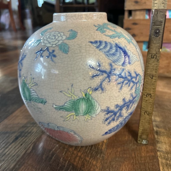 Gorgeous Old Vase-Asian Style, Globe Shaped, Pastel Blues, Green, Peach, Yellow - Picture 14 of 16